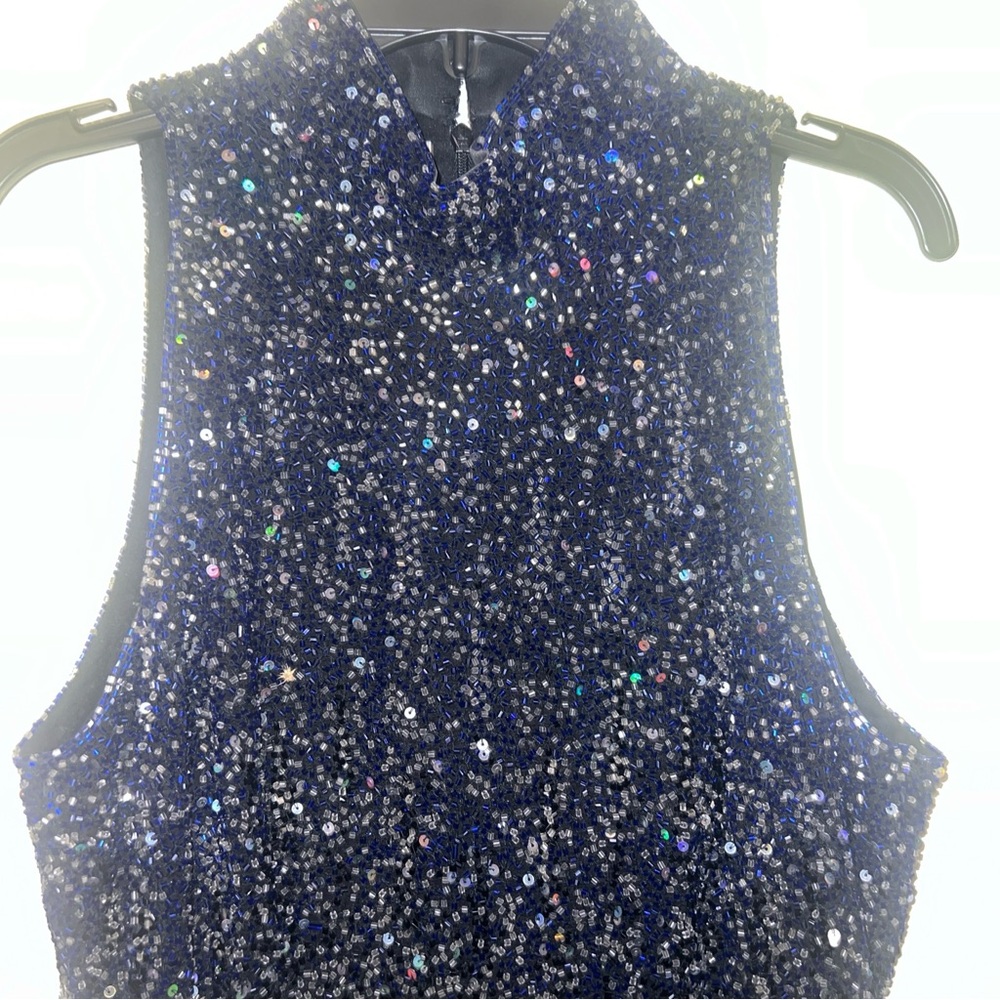 NEIMAN MARCUS Naeem Khan Riazee Navy blue sequined sleeveless top.